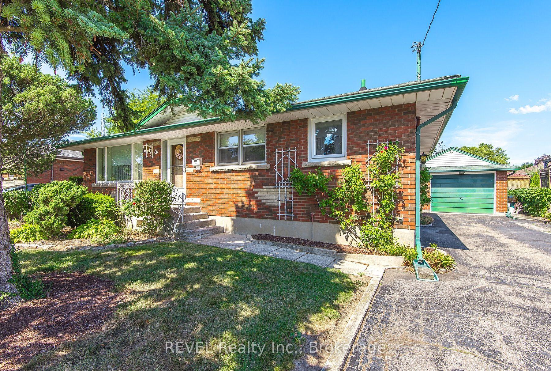 9 Hawthorne Avenue — photo 1