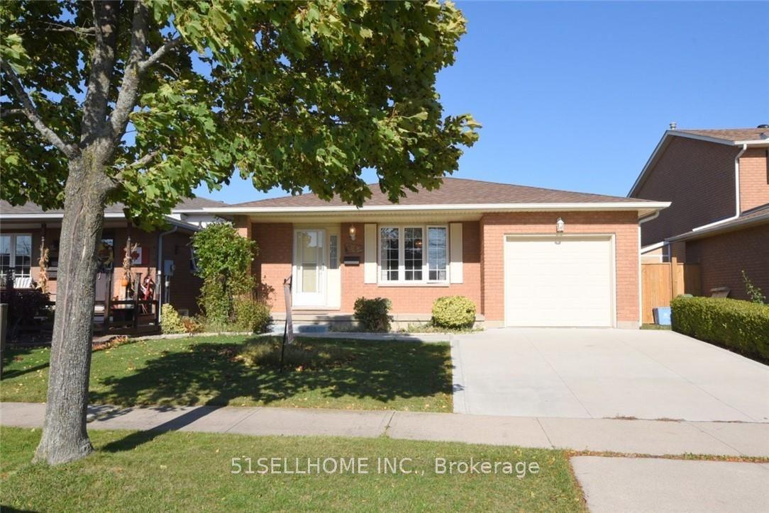 26 FEATHERWOOD Crescent, Hamilton — Detached for lease, photo 1