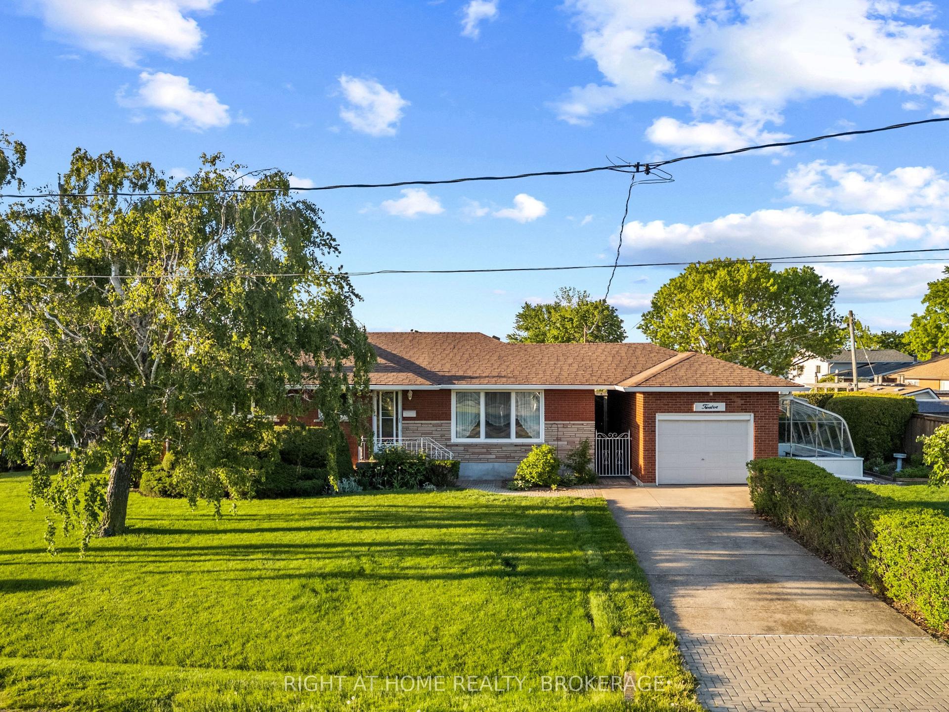 12 Lorne Avenue — photo 1