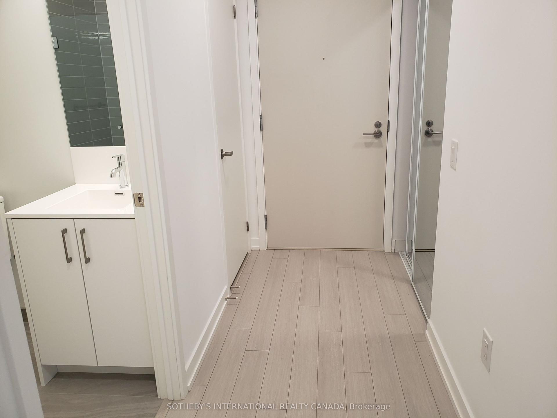4010 Eglinton Avenue W 201 #201, Toronto — Condo for lease, photo 1