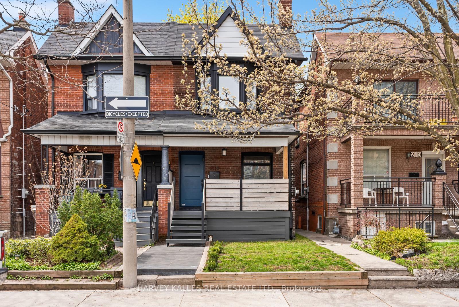 208 Emerson Avenue — photo 1