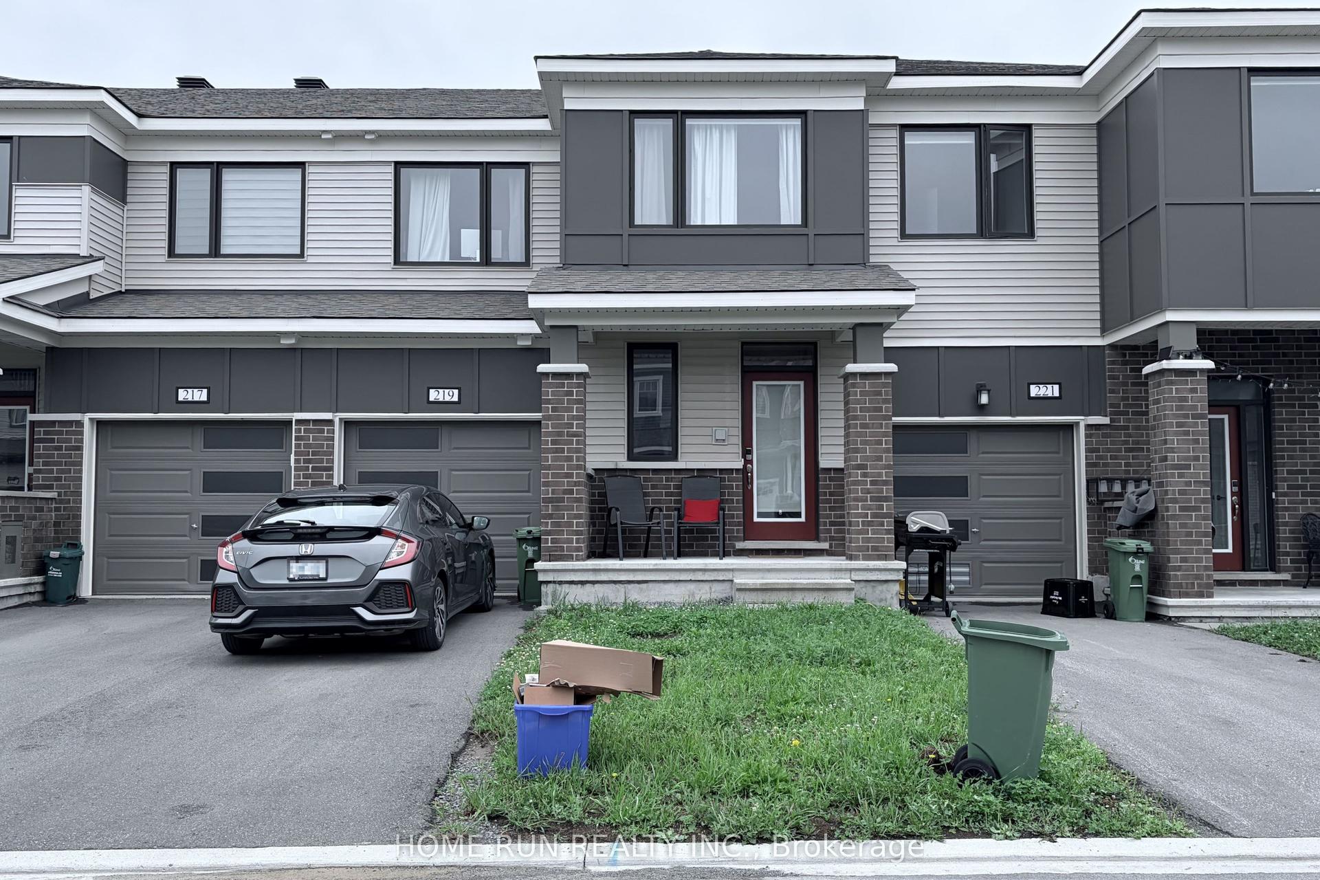219 Billrian Crescent, Stittsville - Munster - Richmond — Townhouse for lease, photo 1