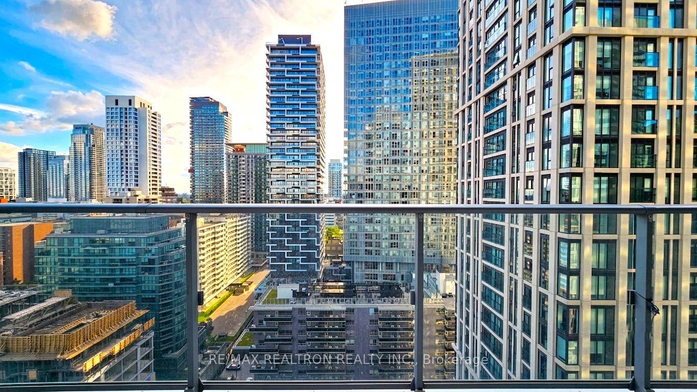 195 Redpath Avenue 2111 #2111 — photo 1