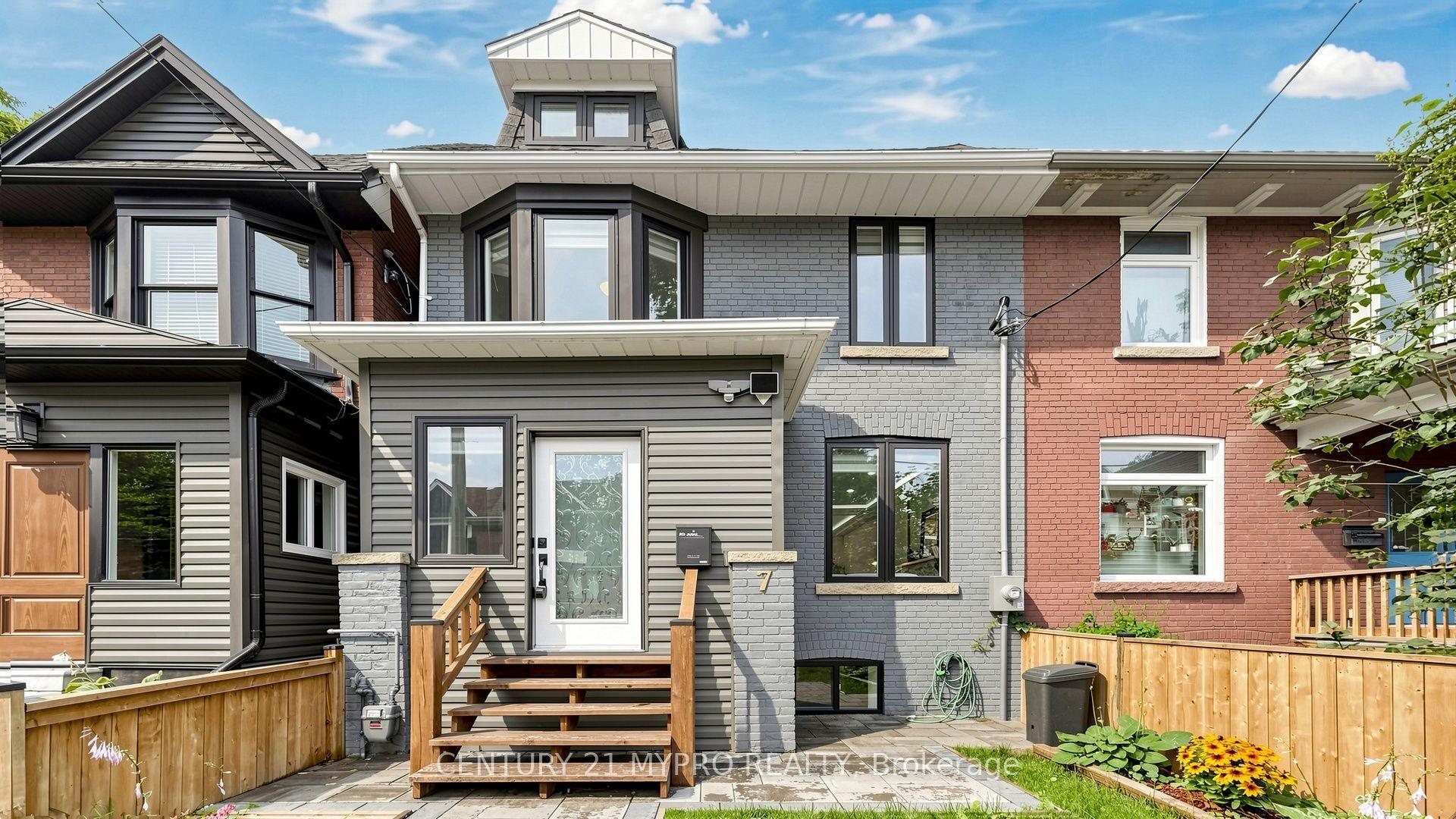 7 Cherry Nook Gardens, Toronto — Semi-Detached for sale, photo 1
