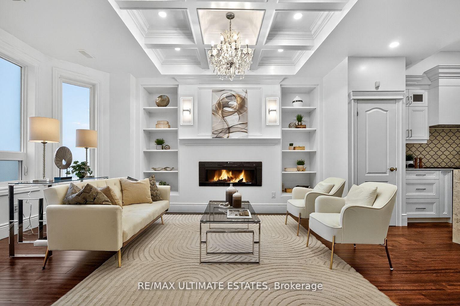 290 Bathurst Street — photo 1