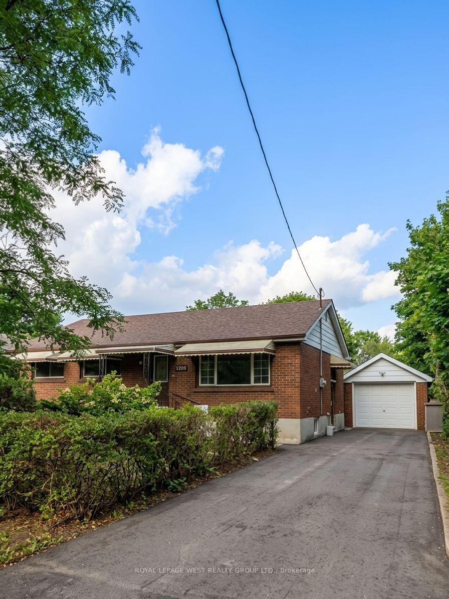 128 Stuart Street E, London East — Detached for lease, photo 1