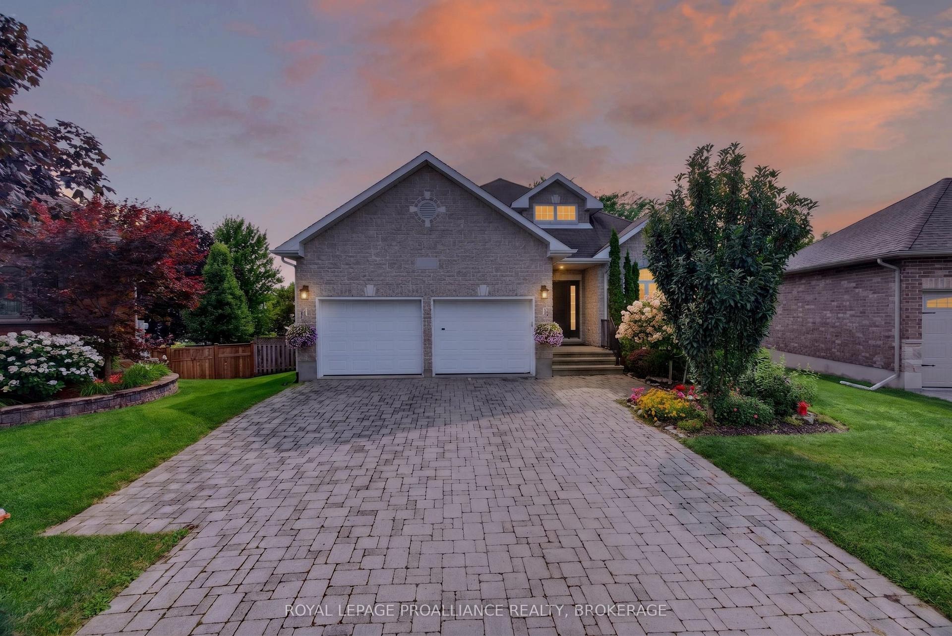 995 Granite Court, Kingston — Detached for sale, photo 1