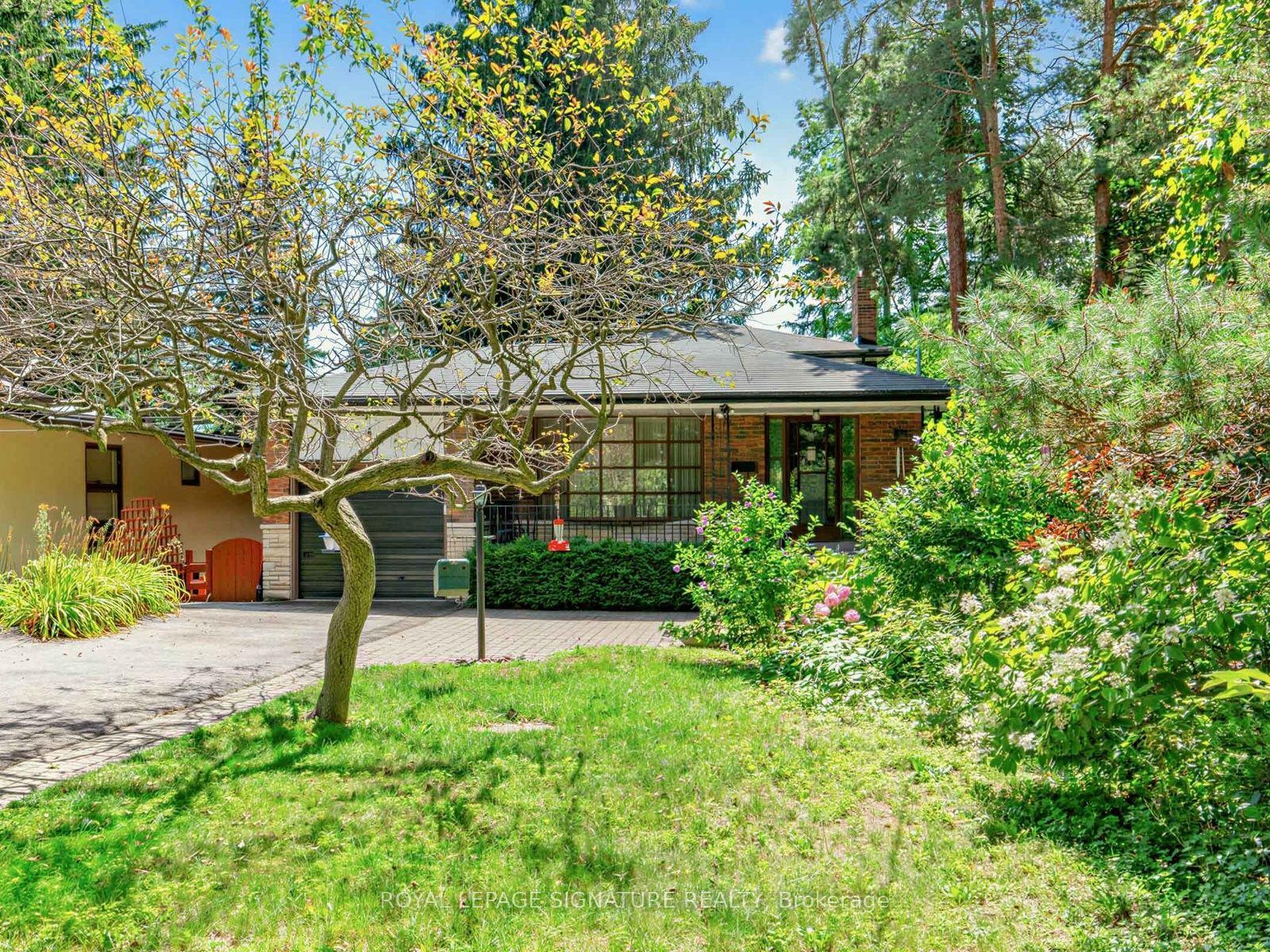 162 Bathgate Drive, Toronto — Detached for sale, photo 1
