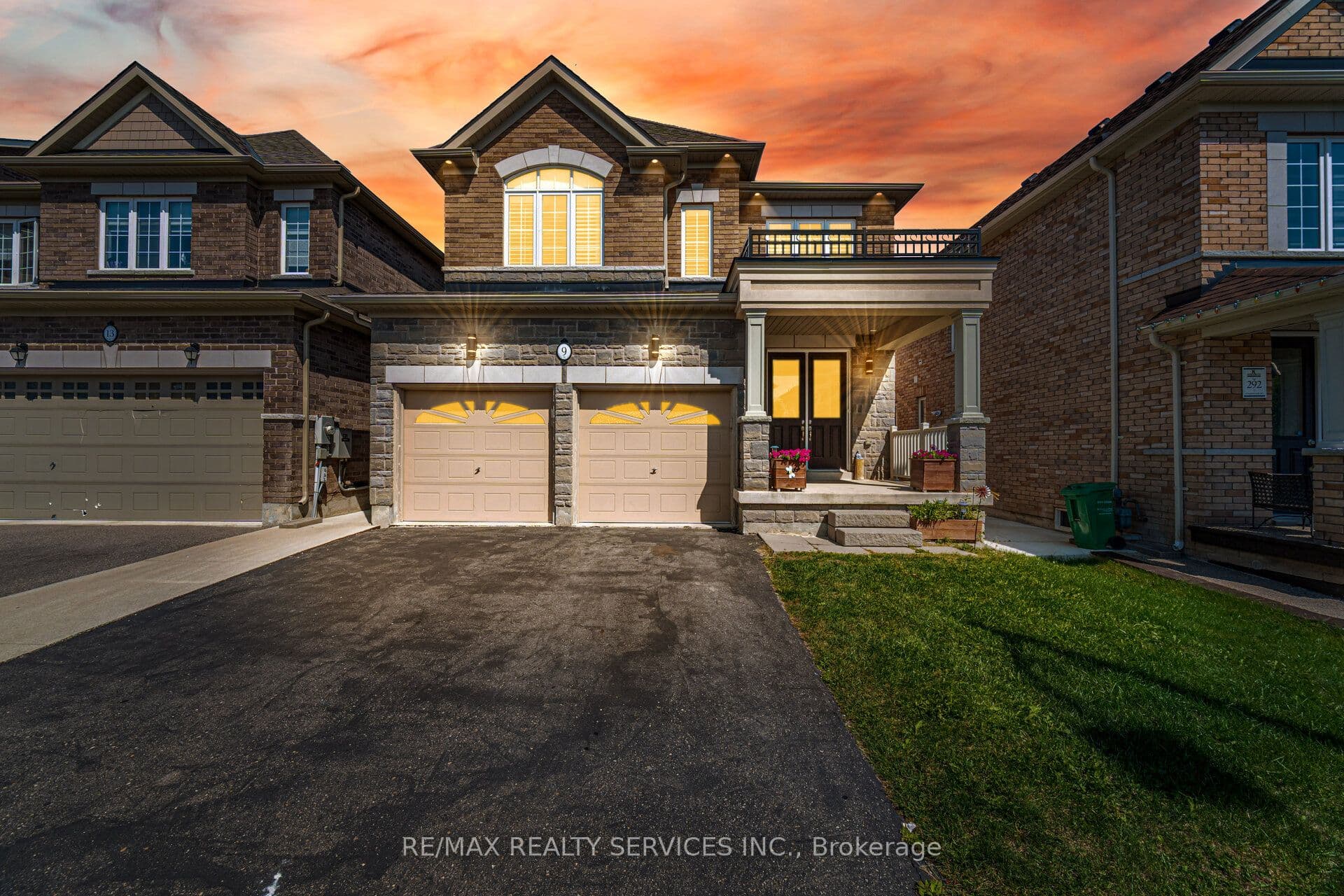 9 Meadowcreek Road — photo 1