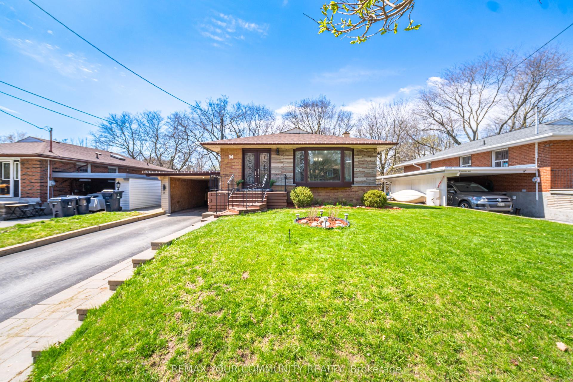 54 Applefield Drive — photo 1