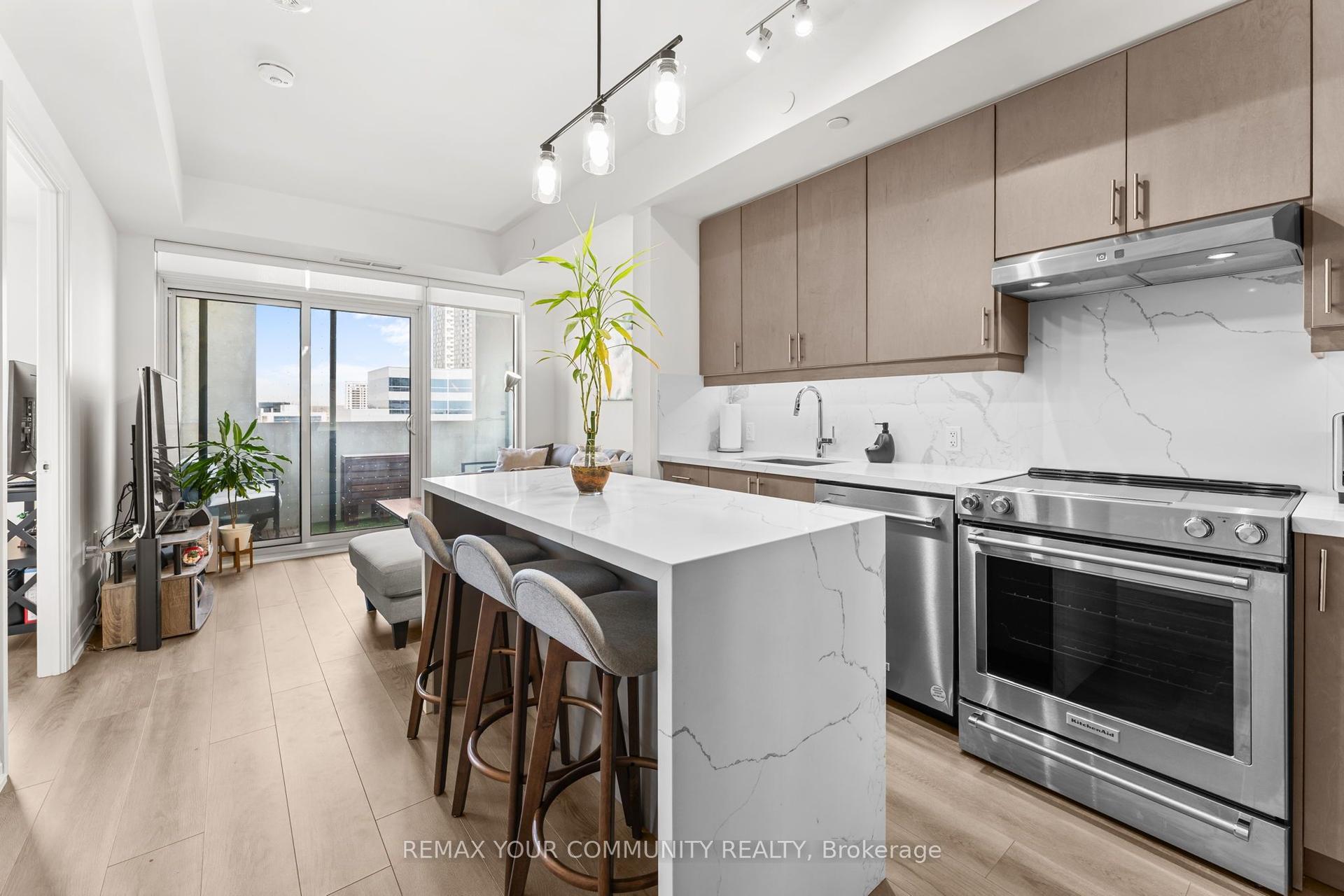 9000 Jane Street 429 #429 — photo 1
