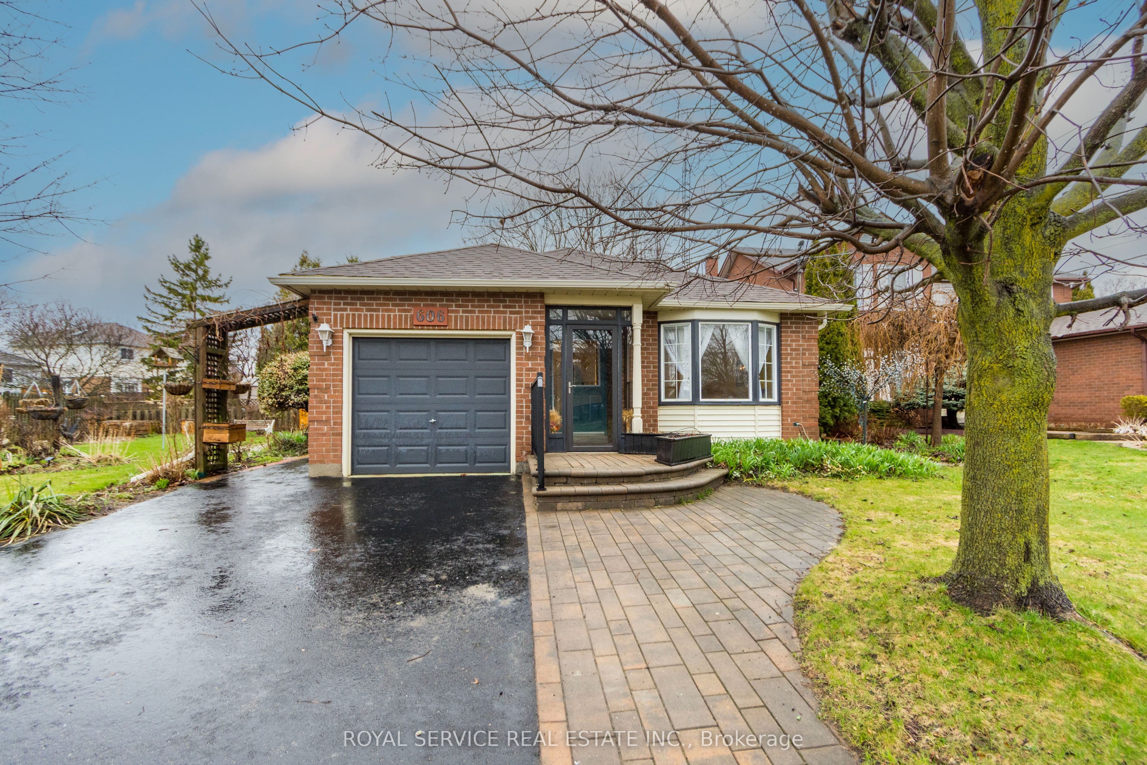 606 Carlsle Street — photo 1