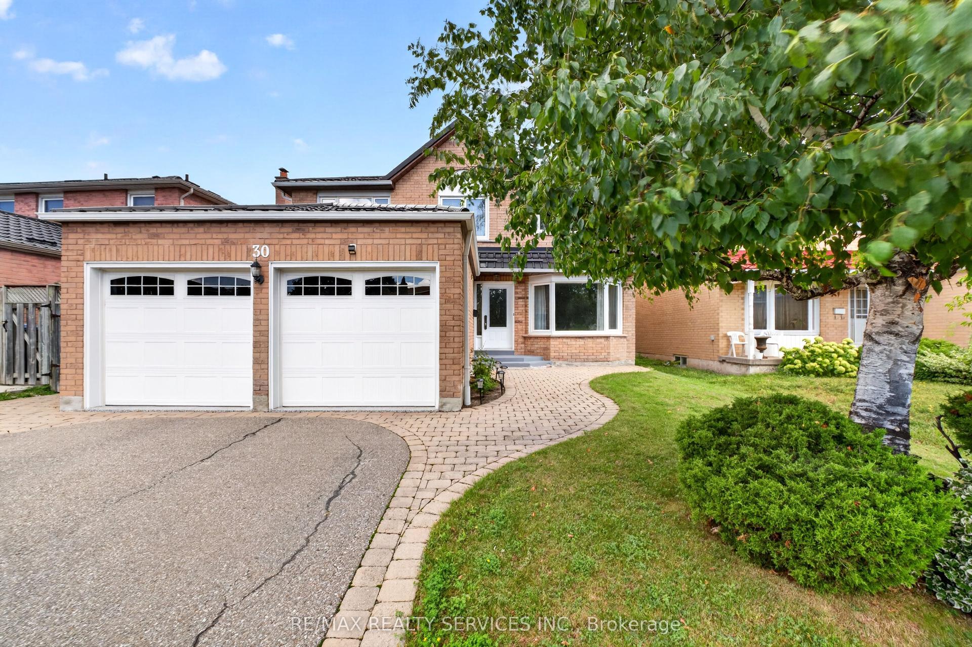 30 Nasmith Street, Brampton — Detached for sale, photo 1