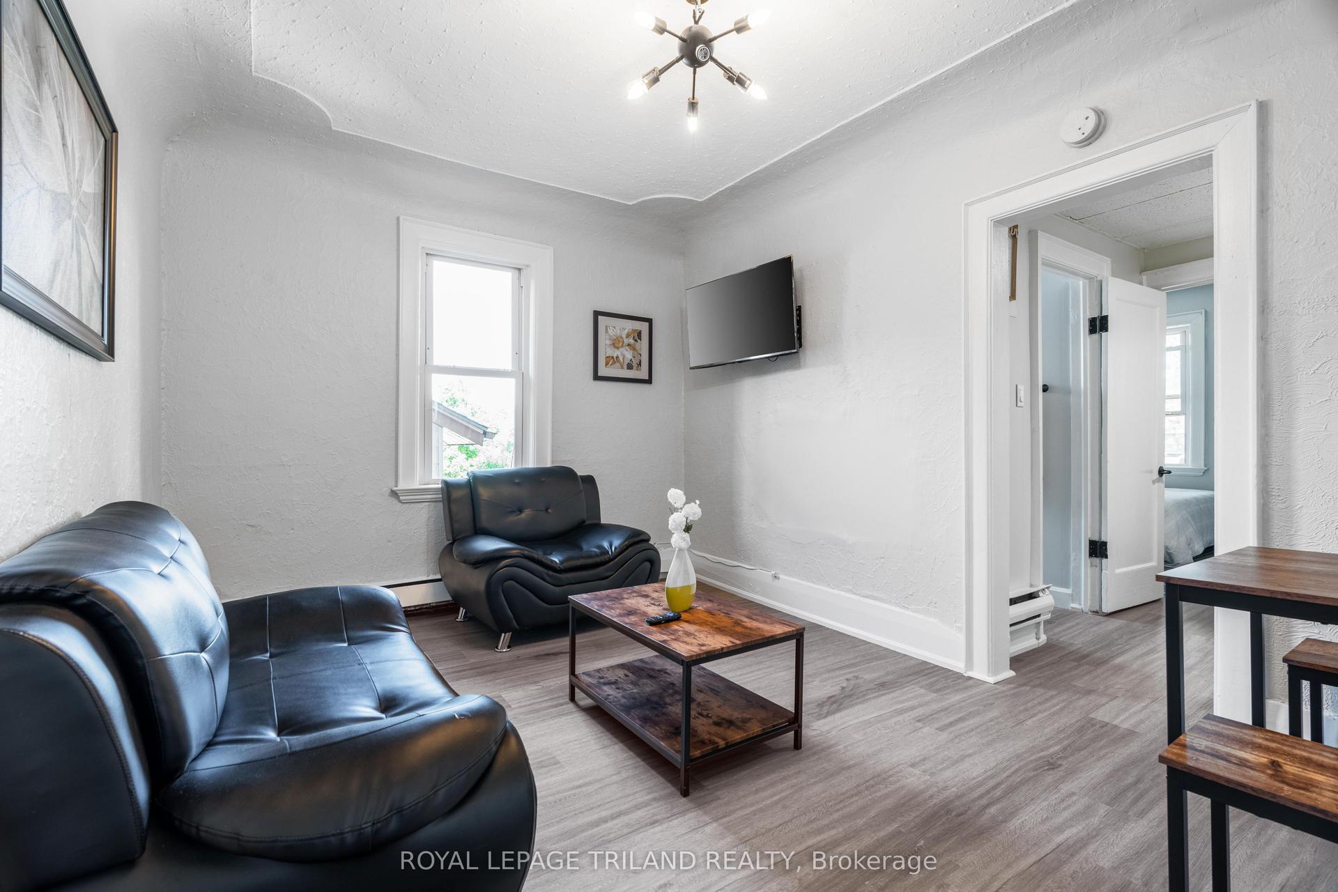 425 Mckenzie Avenue 8 #8, London South — Multiplex for lease, photo 1