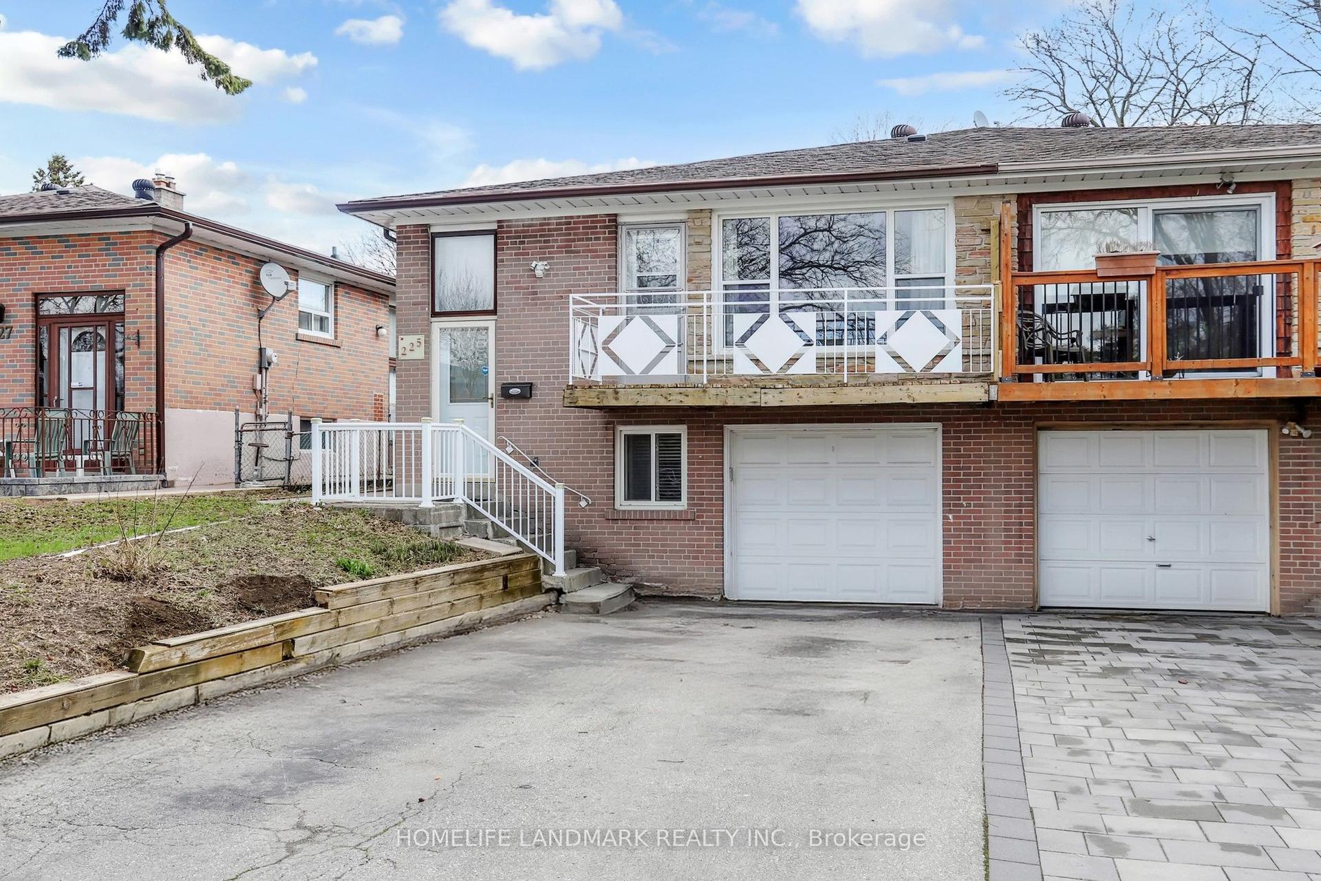 225 Pineway Boulevard, Toronto — Semi-Detached for sale, photo 1