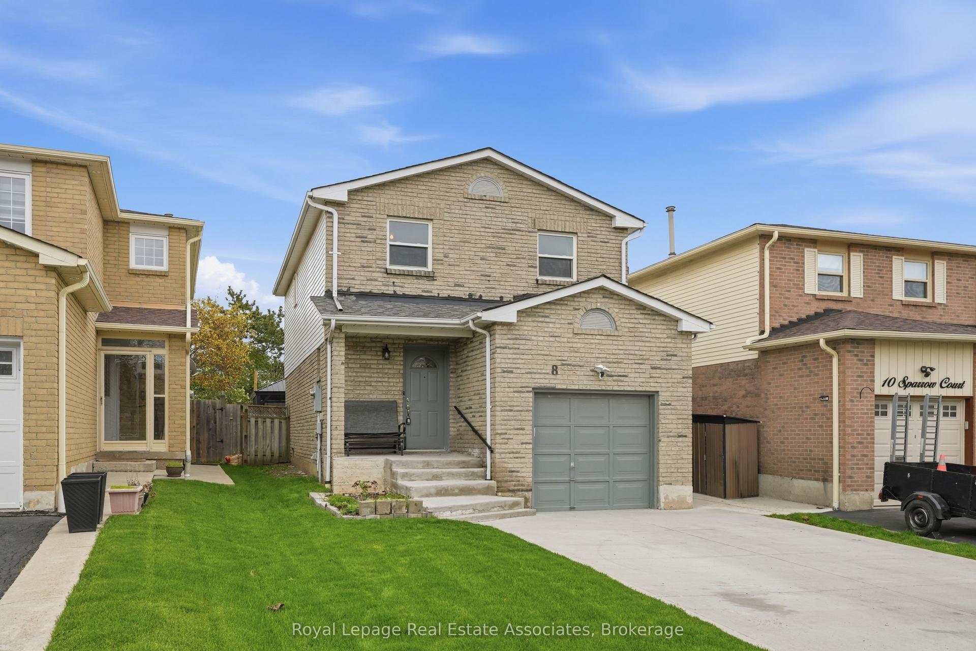 8 Sparrow Court — photo 1