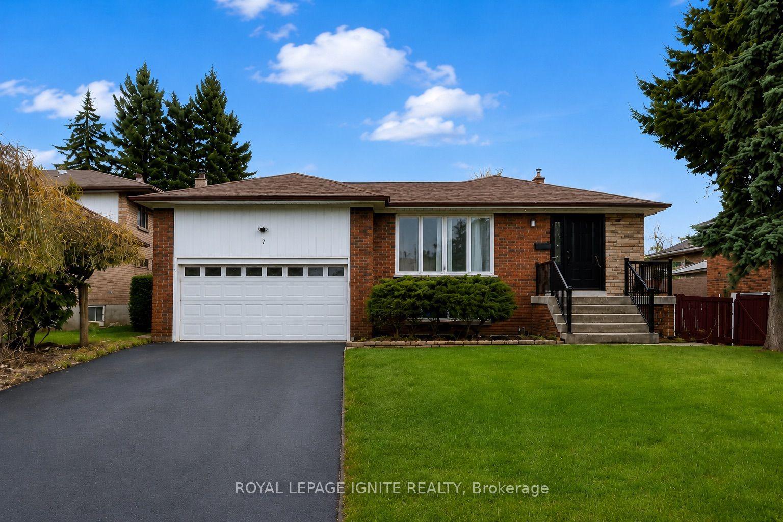 7 Briarbluff Avenue, Toronto — Detached for sale, photo 1
