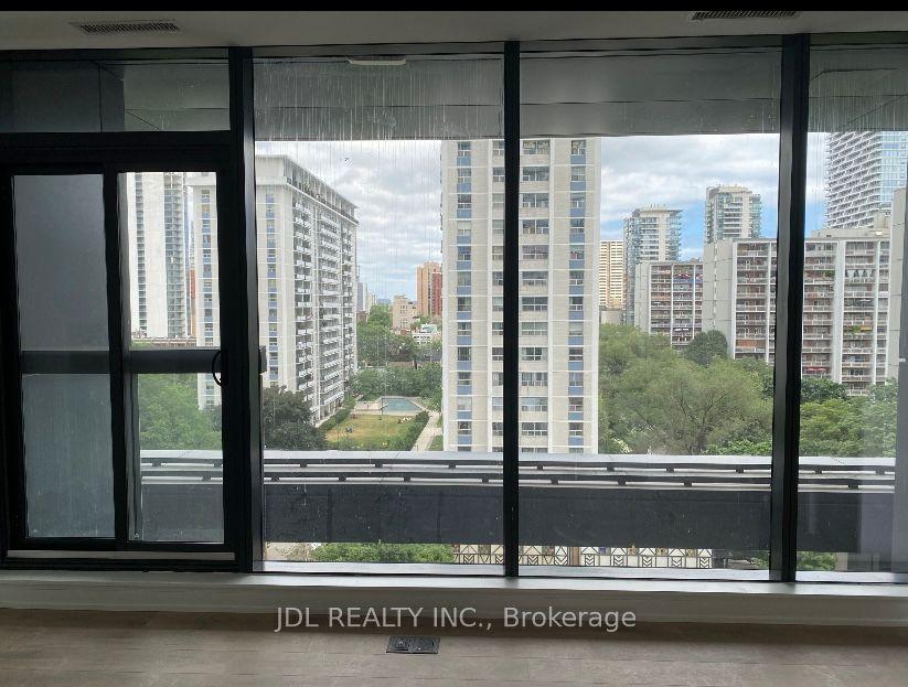 501 Yonge Street 702 #702 — photo 1