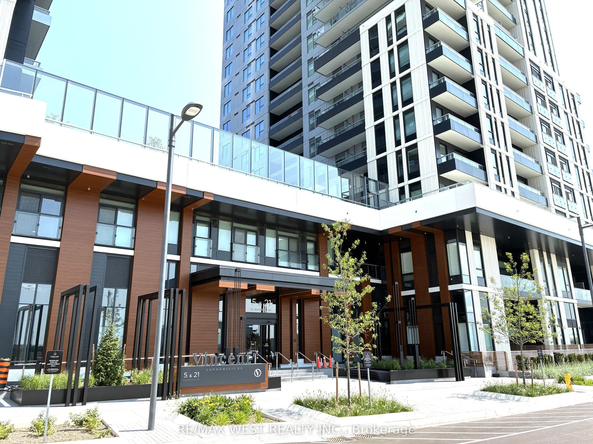 21 Meadowdale Road 1004 #1004, Vaughan — Condo for lease, photo 1