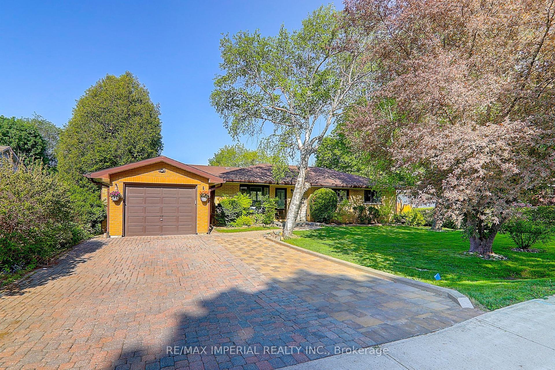 98 Belfry Drive — photo 1