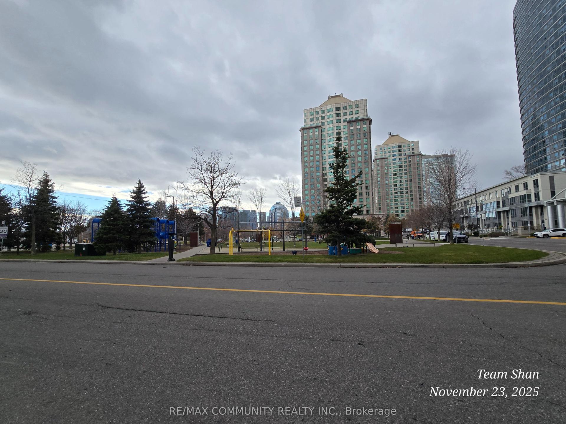 1 Lee Centere Drive PH302 #PH302 — photo 1