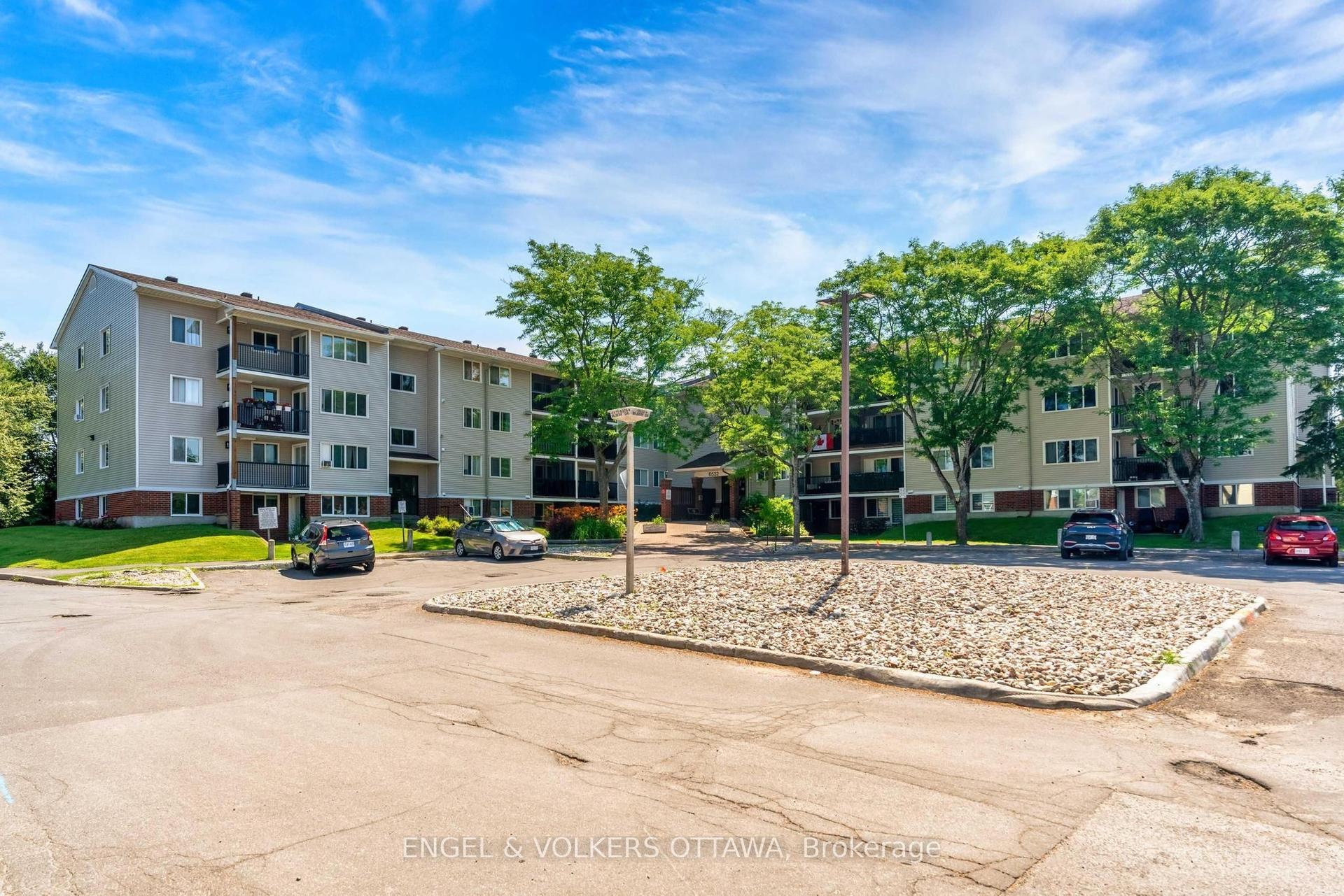 6532 Bilberry Drive 109 #109, Orleans - Convent Glen and Area — Condo for sale, photo 1