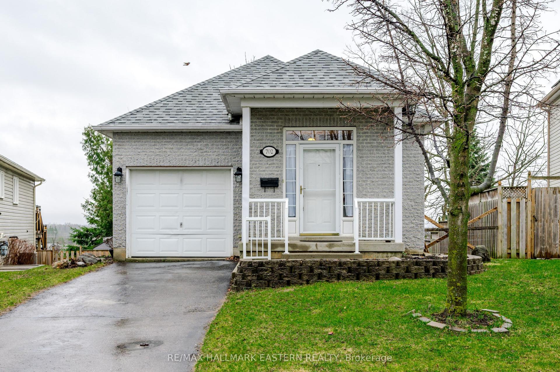 702 Trailview Drive — photo 1