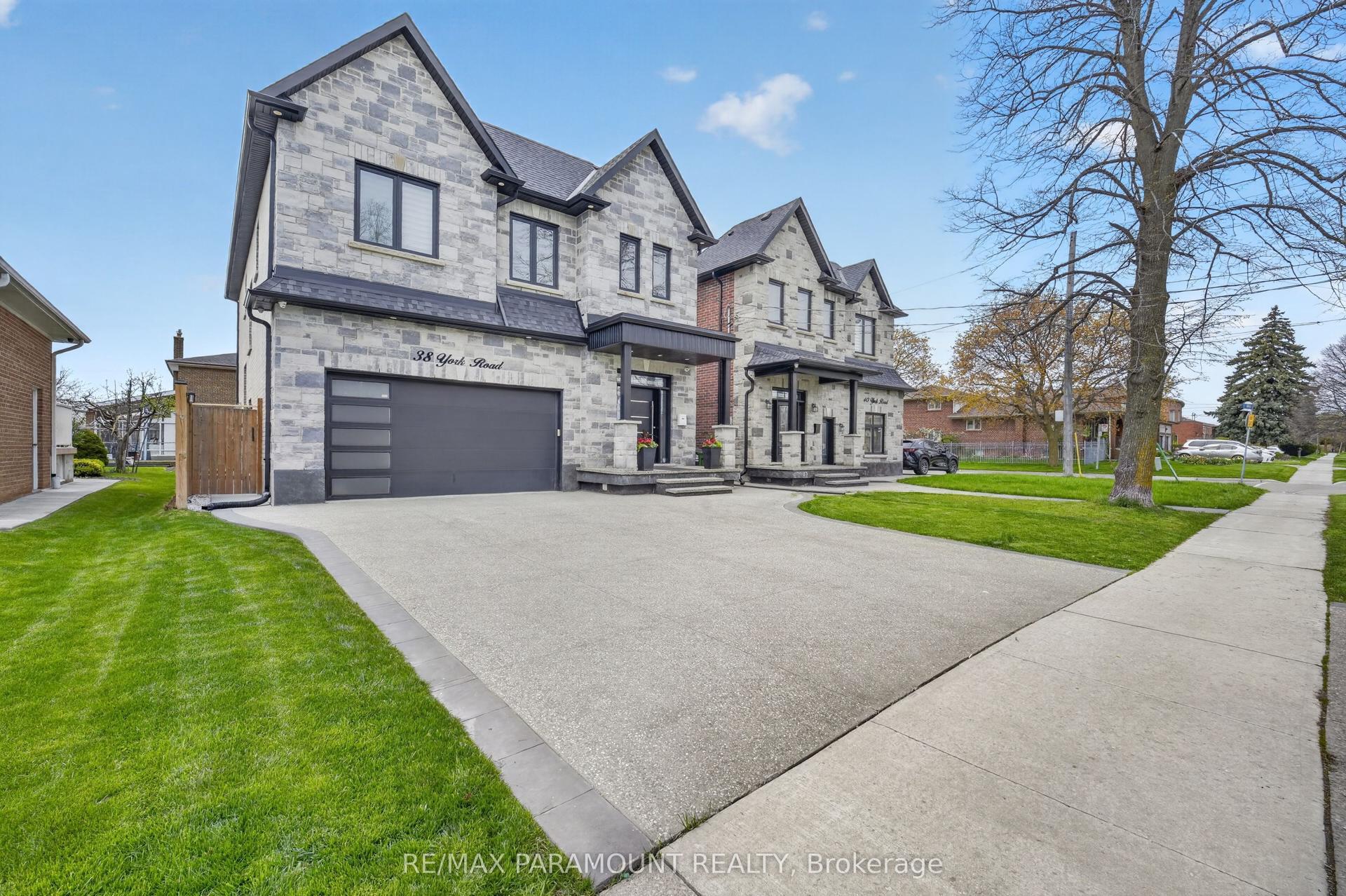 38 York Road — photo 1
