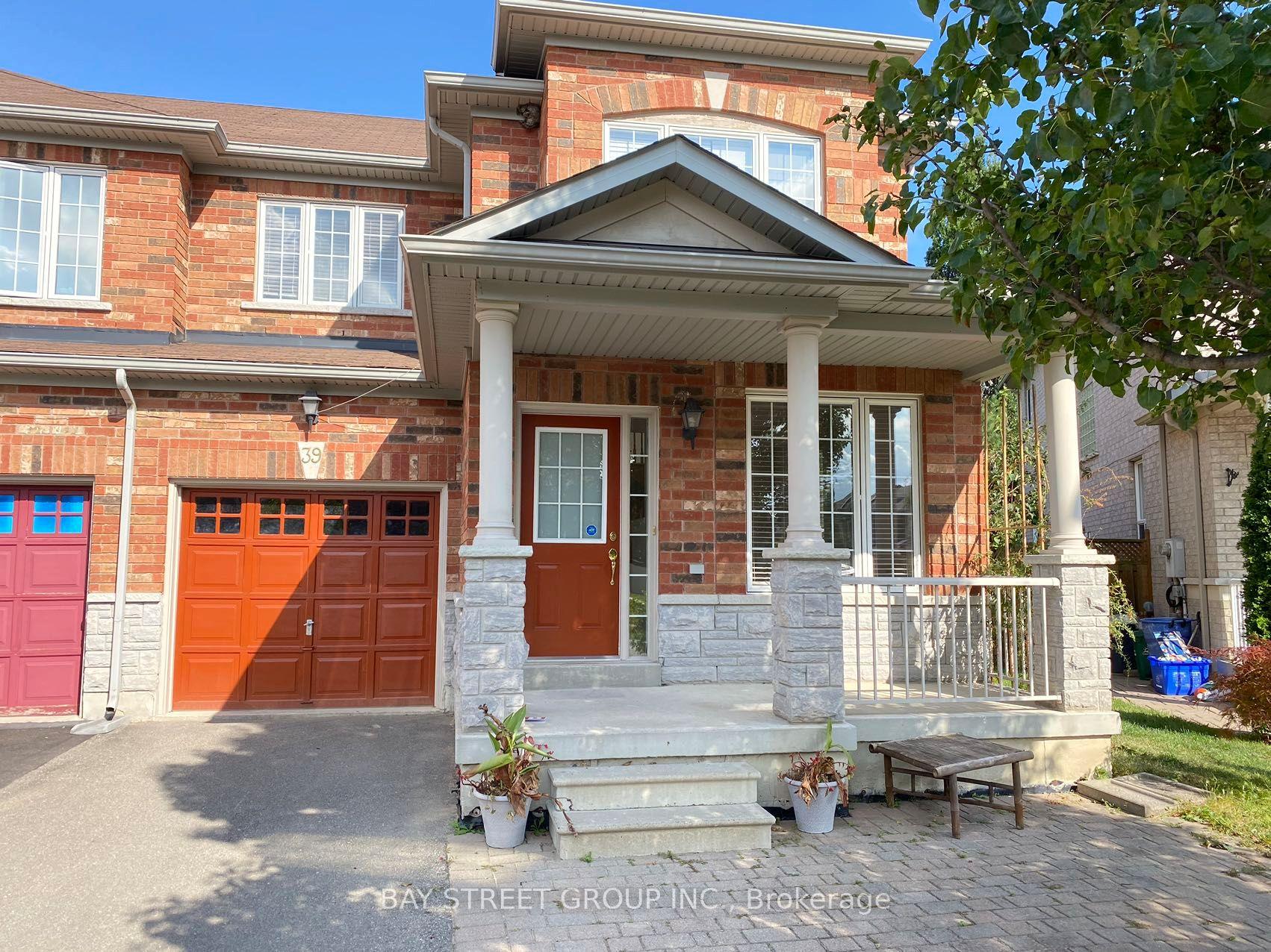 39 Levellands Crescent — photo 1