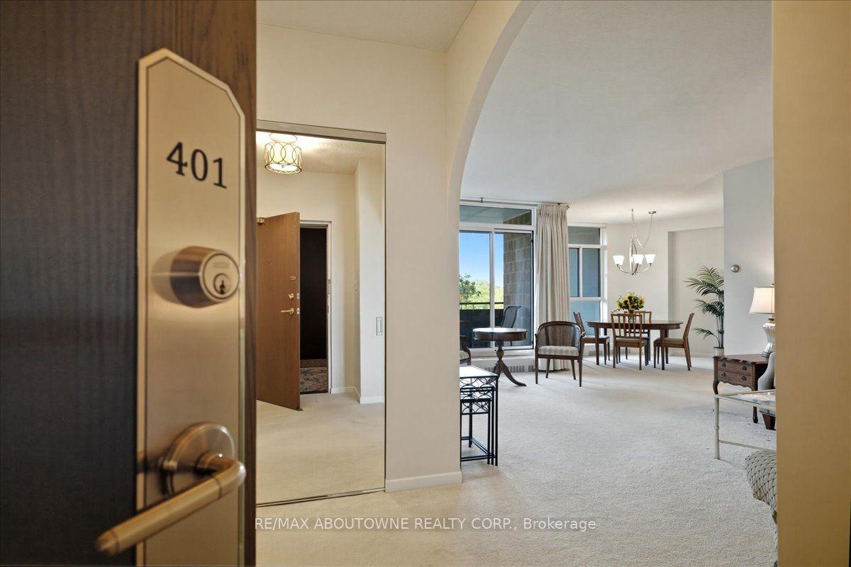 5250 Lakeshore Road 401 #401, Burlington — Condo for sale, photo 1