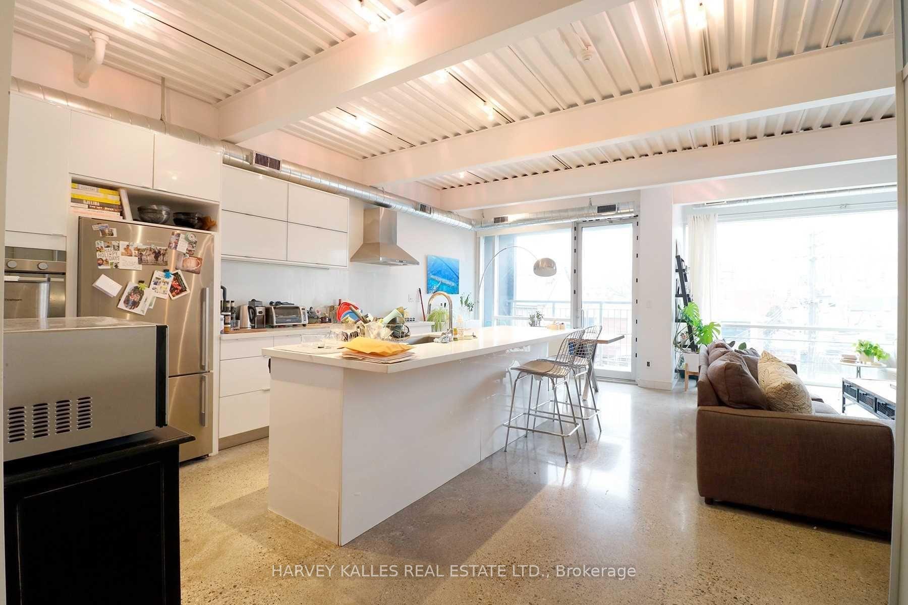 214 Bathurst Street PH3A #PH3A, Toronto — Multiplex for lease, photo 1