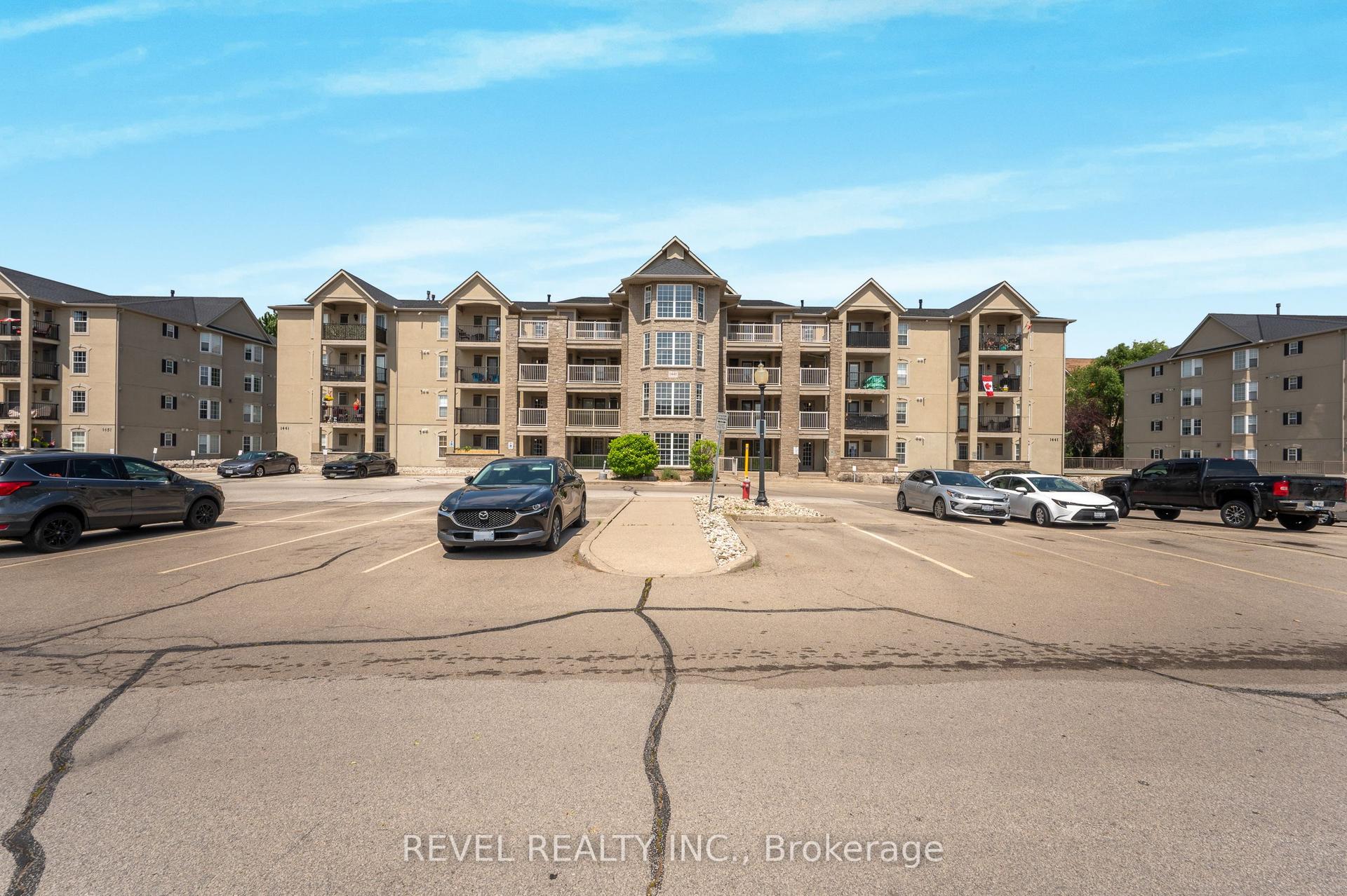 1441 Walker's Line 105 #105, Burlington — Condo for lease, photo 1