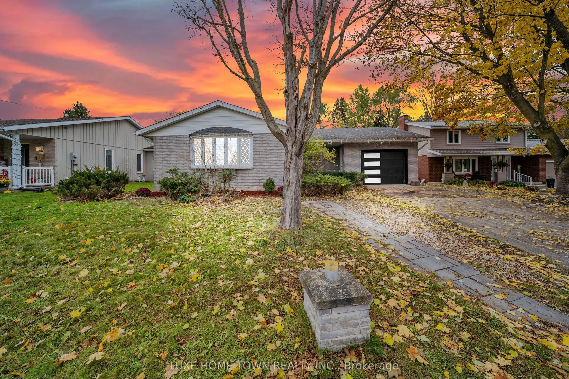 5 Centennial Drive, Brockton — Detached for lease, photo 1