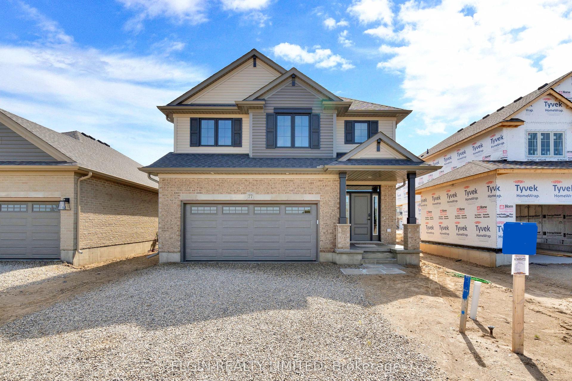 77 Hemlock Crescent — photo 1