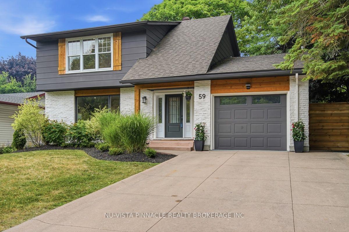 59 Kinnear Crescent, London South — Detached for sale, photo 1