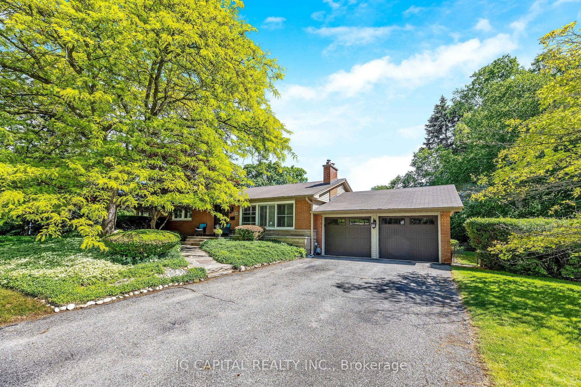 319 South Court, Burlington — Detached for sale, photo 1