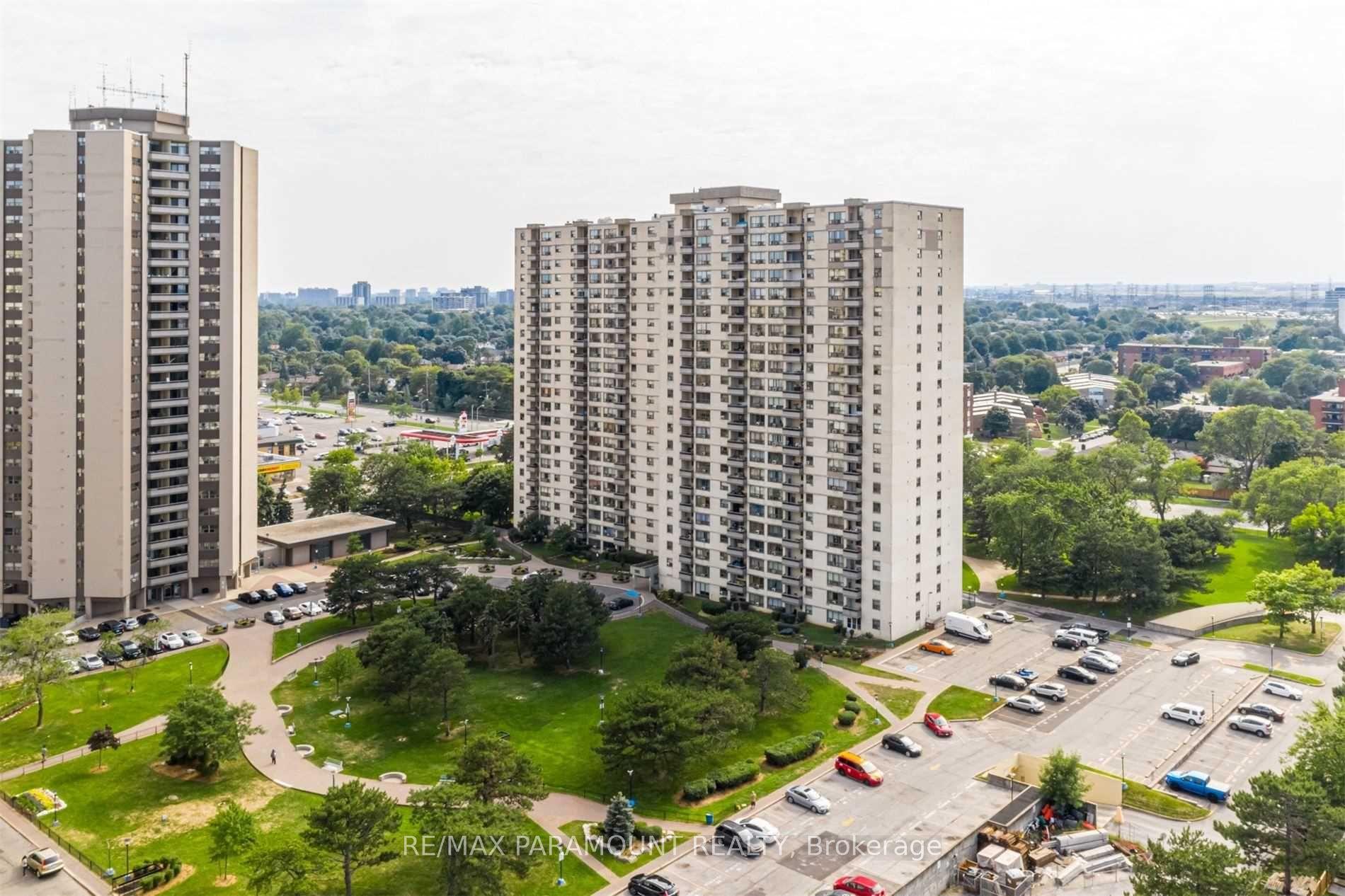 390 Dixon Road 1813 #1813, Toronto — Condo for lease, photo 1