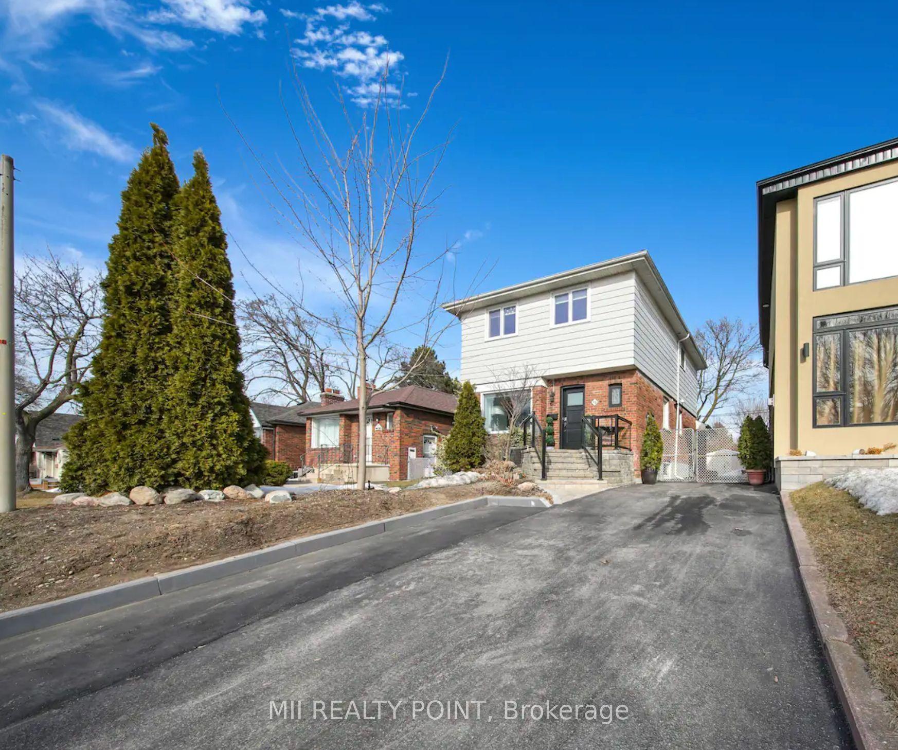 49 Manderley Drive Main #Main, Toronto — Detached for lease, photo 1