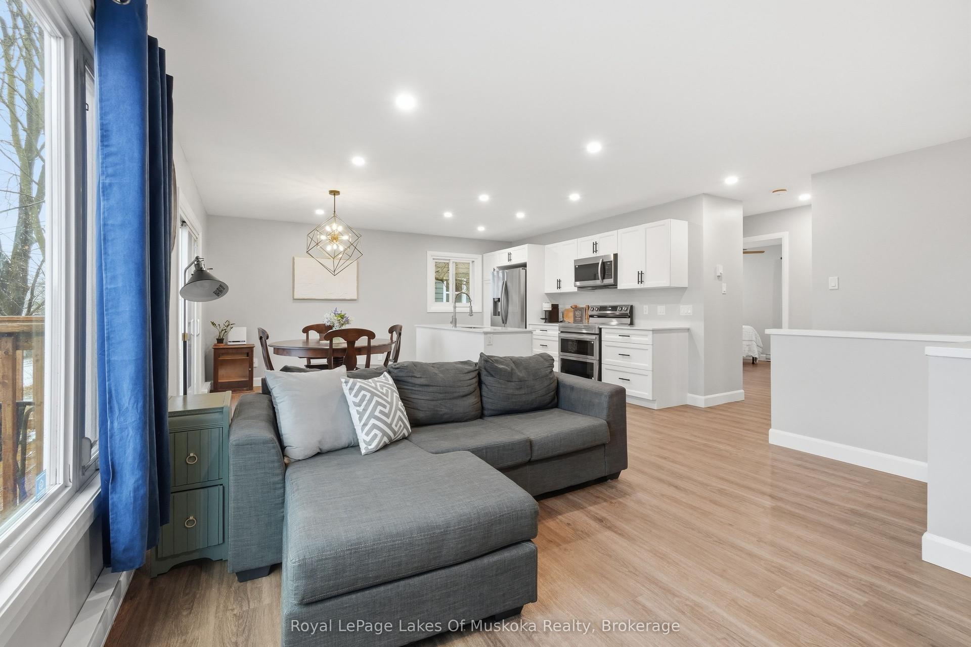 12 Manominee Street — photo 1