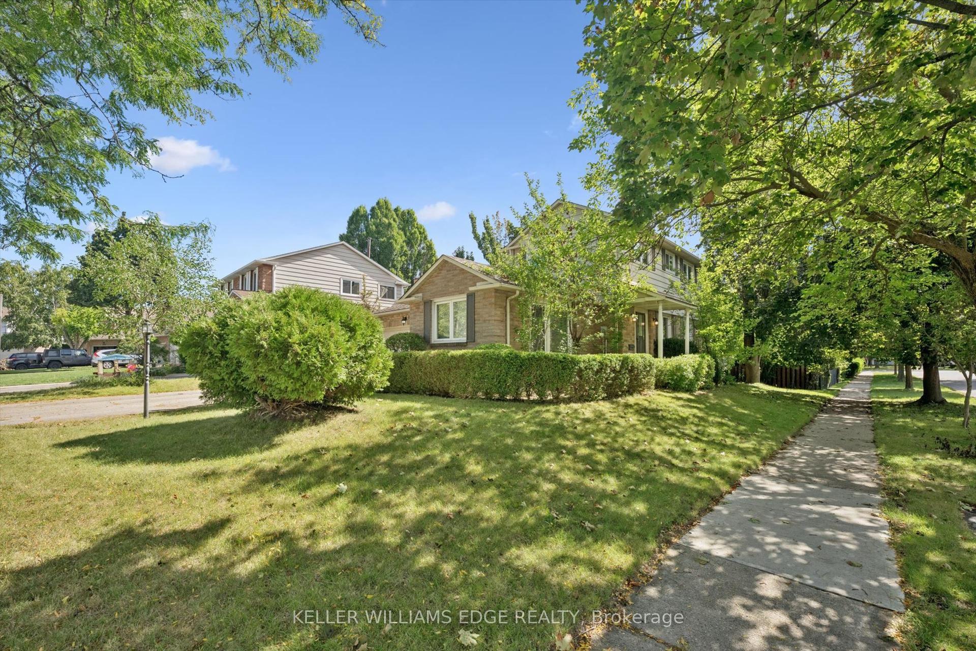 2181 Joyce Street, Burlington — Detached for sale, photo 1