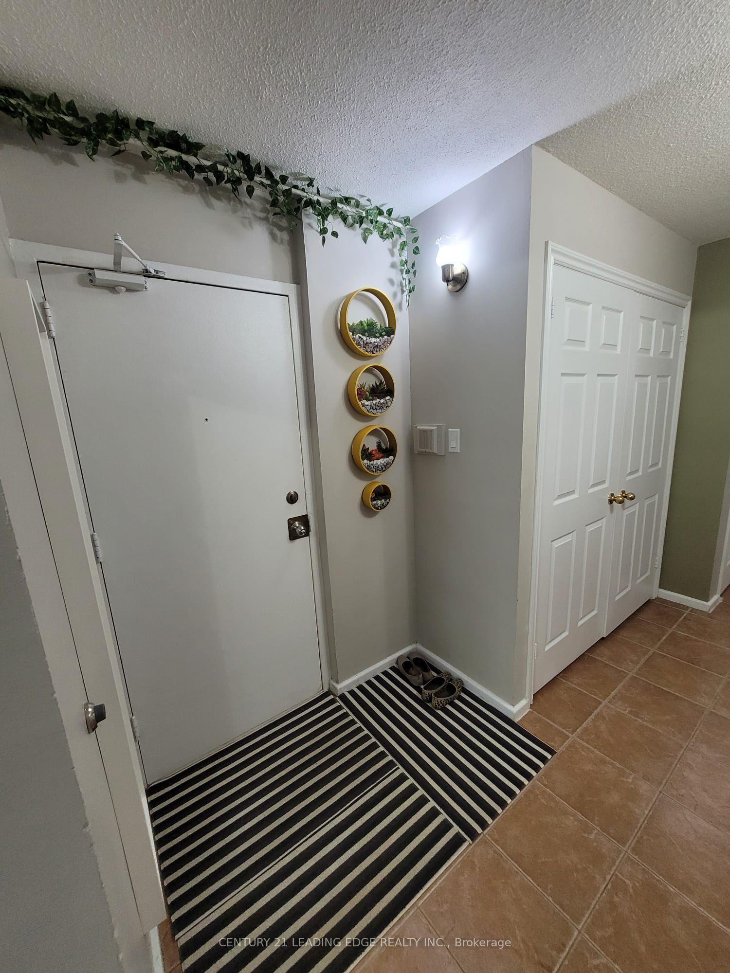 10 Sunny Glenway 2201 #2201, Toronto — Condo for lease, photo 1