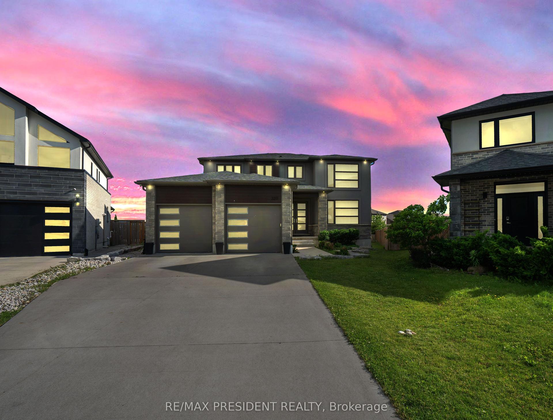 2217 Wateroak Drive, London North — Detached for sale, photo 1