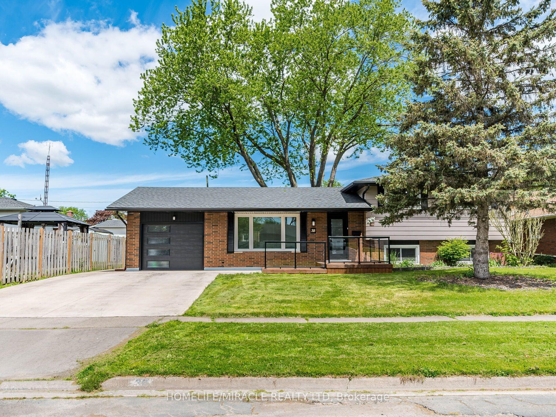 38 Martha Court — photo 1
