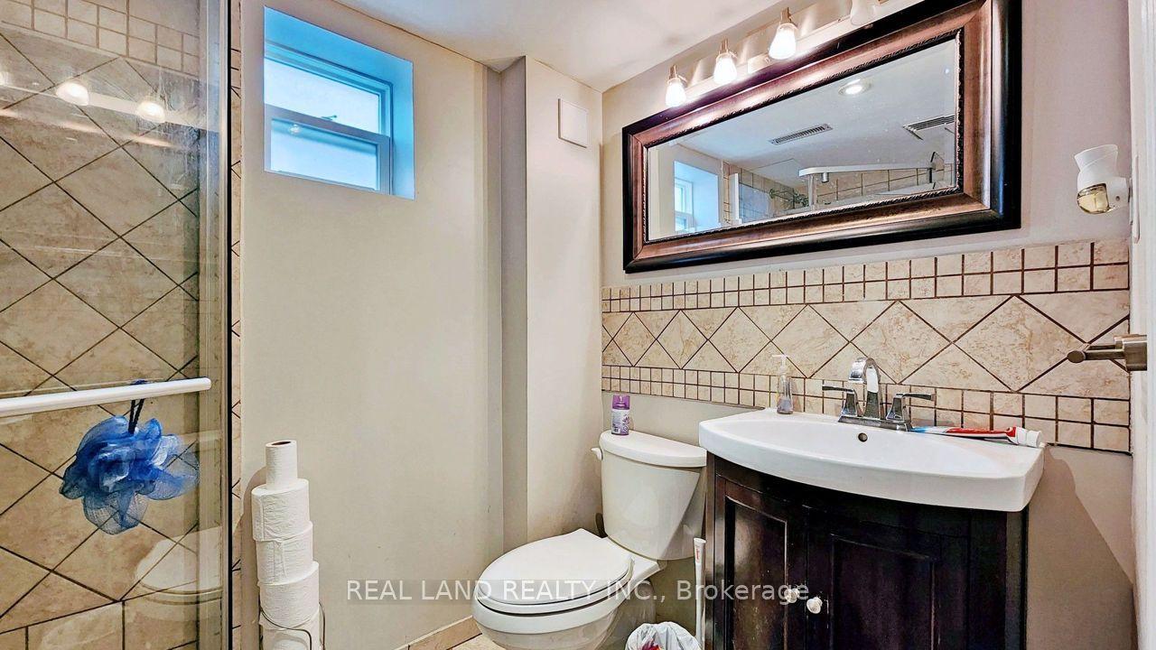 26 Glamis Avenue, Toronto — Detached for lease, photo 1