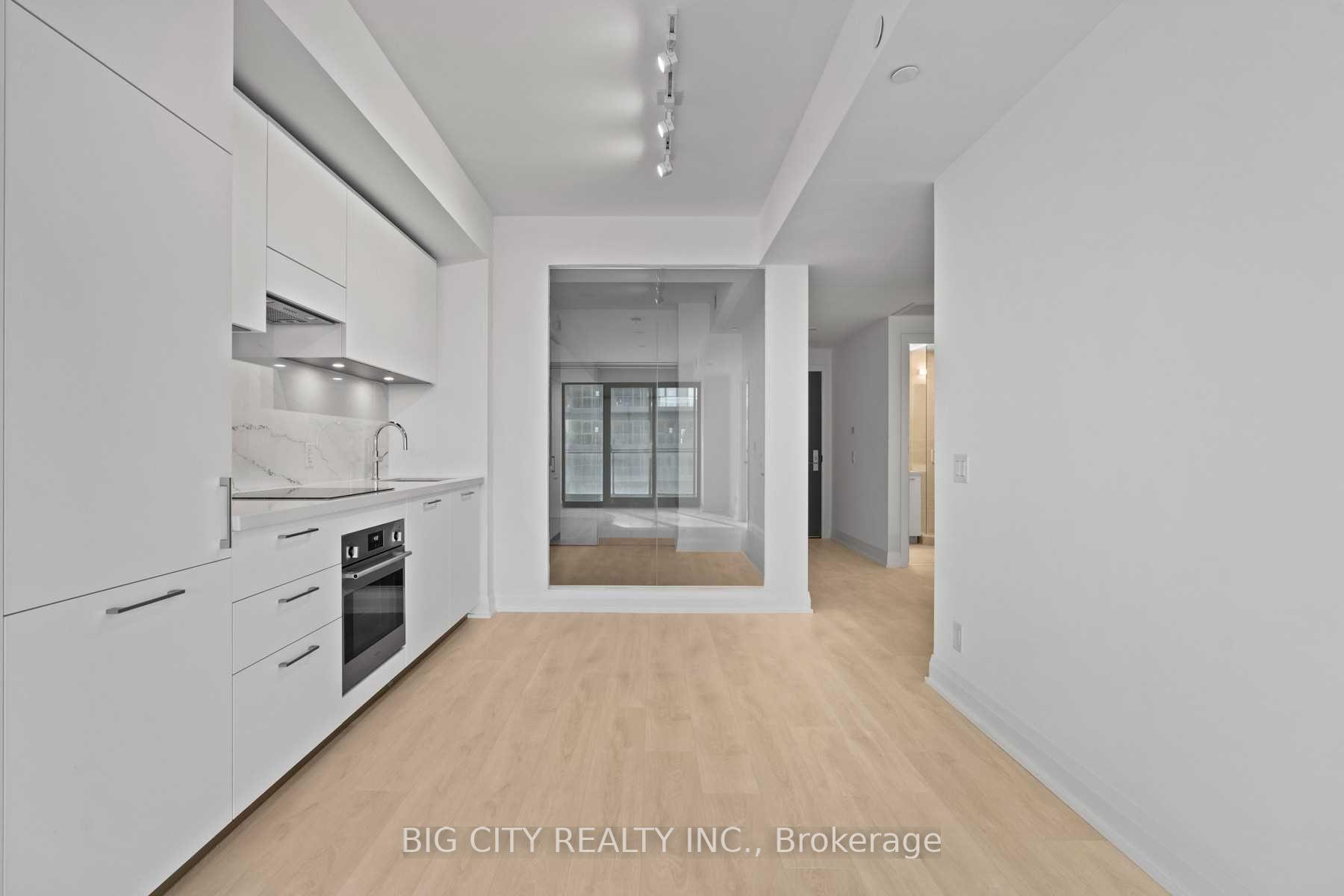 33 Frederick Todd Way 1008 #1008, Toronto — Condo for lease, photo 1