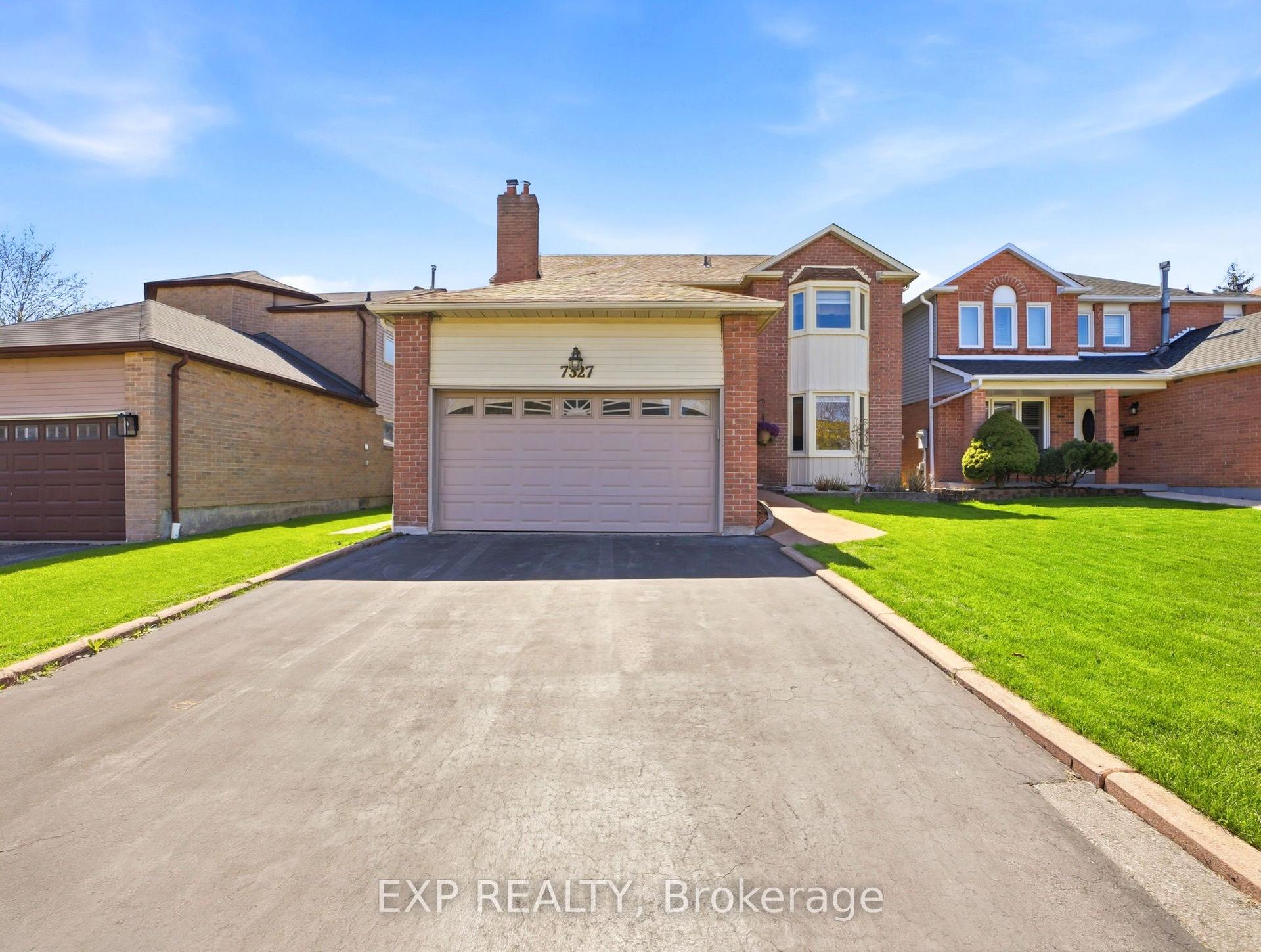 7327 Corrine Crescent — photo 1