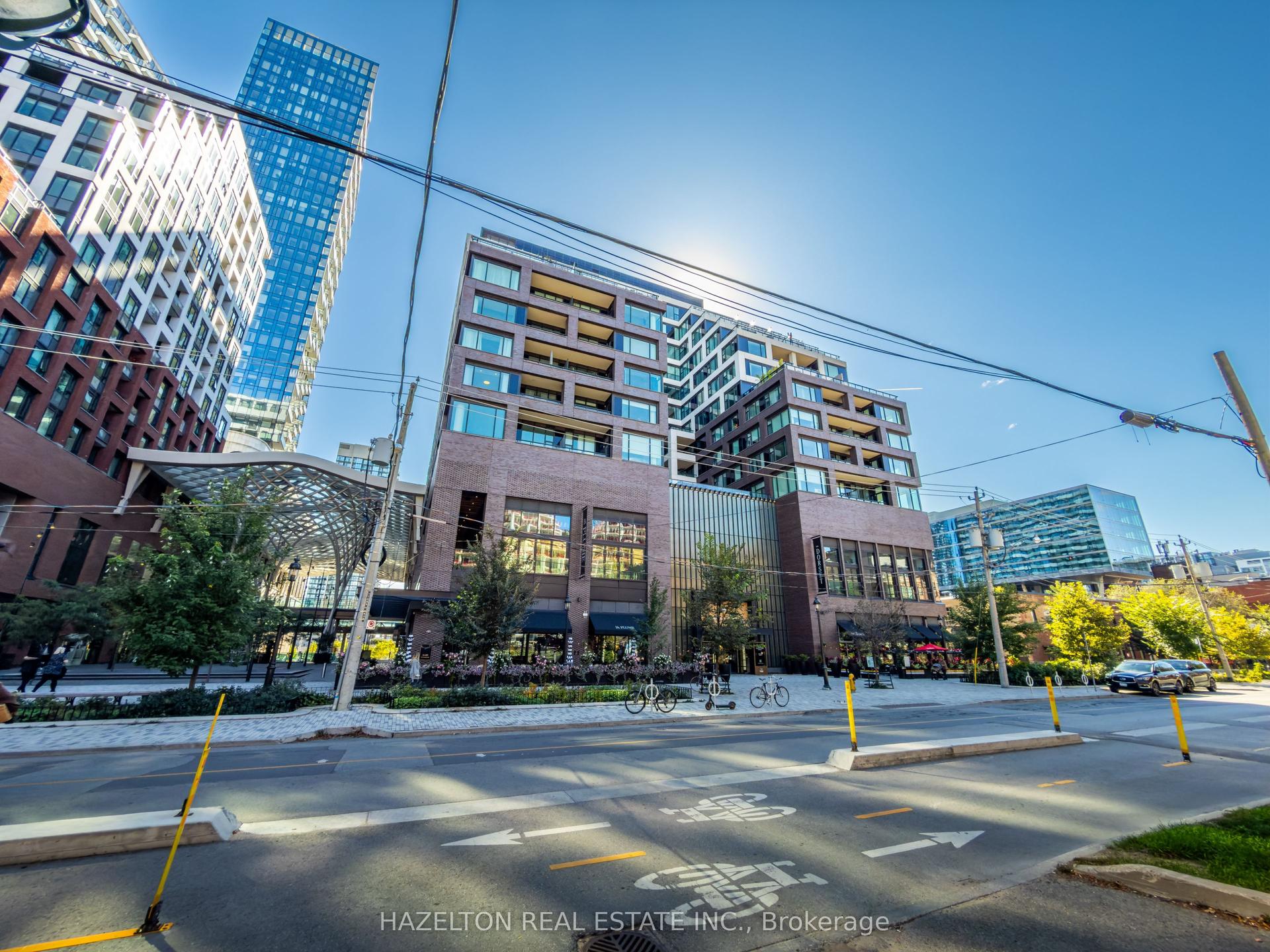 455 Wellington Street W 301 #301 — photo 1