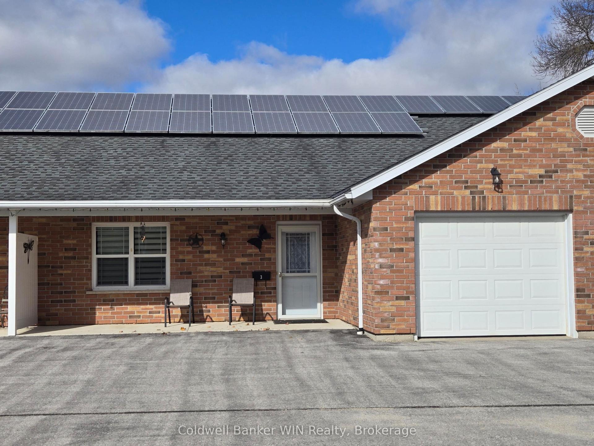 444 Newfoundland Street 3 #3, Wellington North — Townhouse for lease, photo 1
