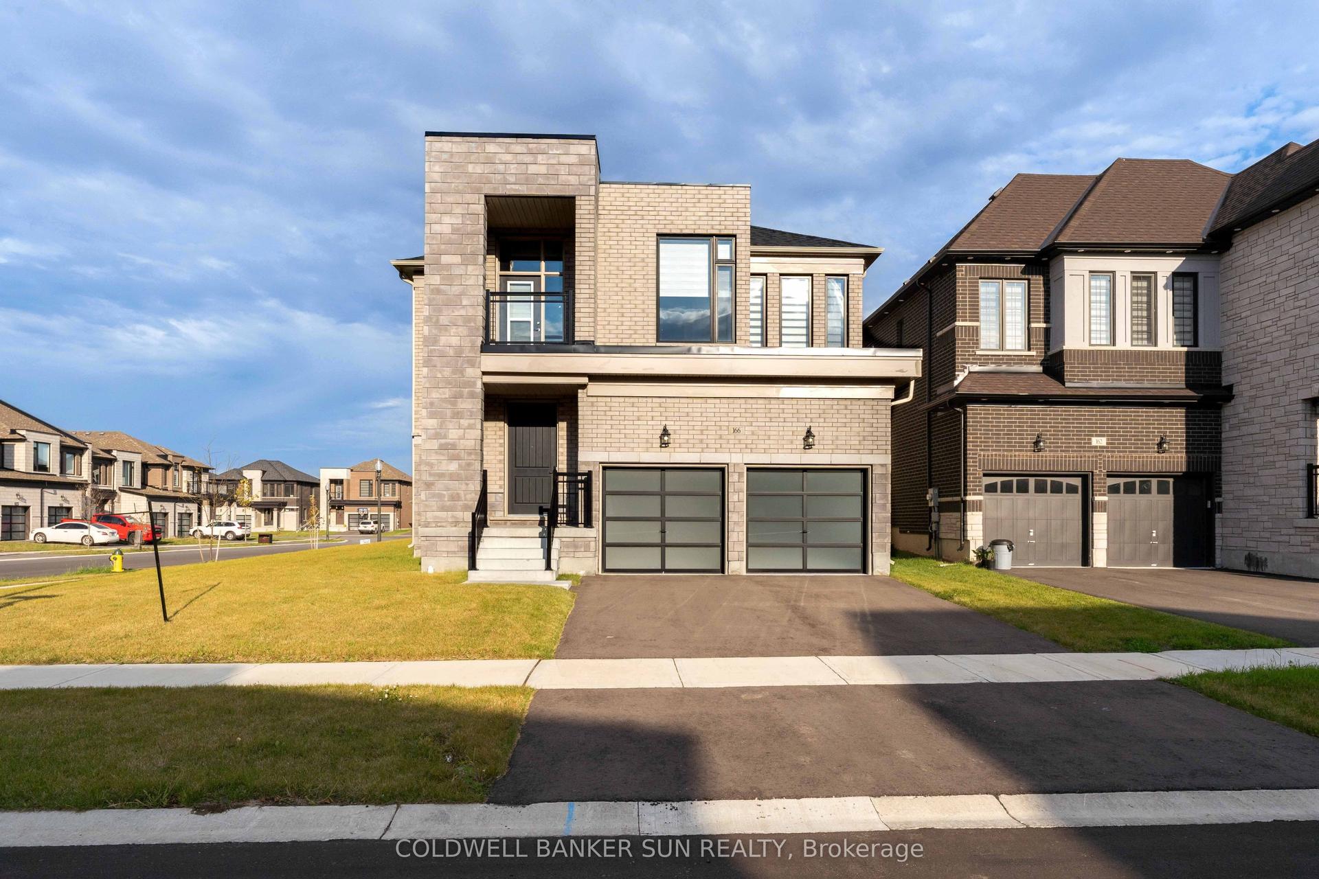 166 Prince Charles Crescent, Woodstock — Detached for lease, photo 1