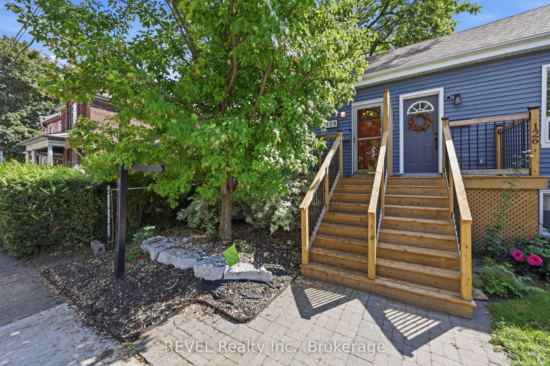 128 Robert Street, Hamilton — Semi-Detached for sale, photo 1